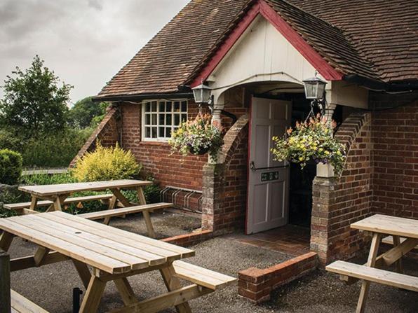 Bed and Breakfast The Walhampton Arms Lymington Exteriér fotografie