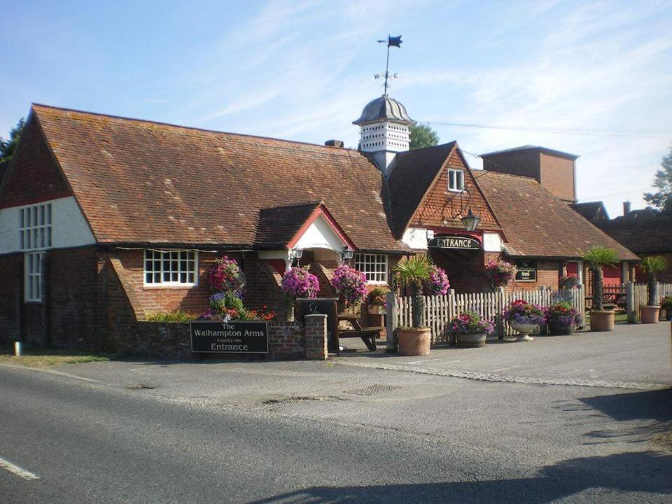 Bed and Breakfast The Walhampton Arms Lymington Exteriér fotografie