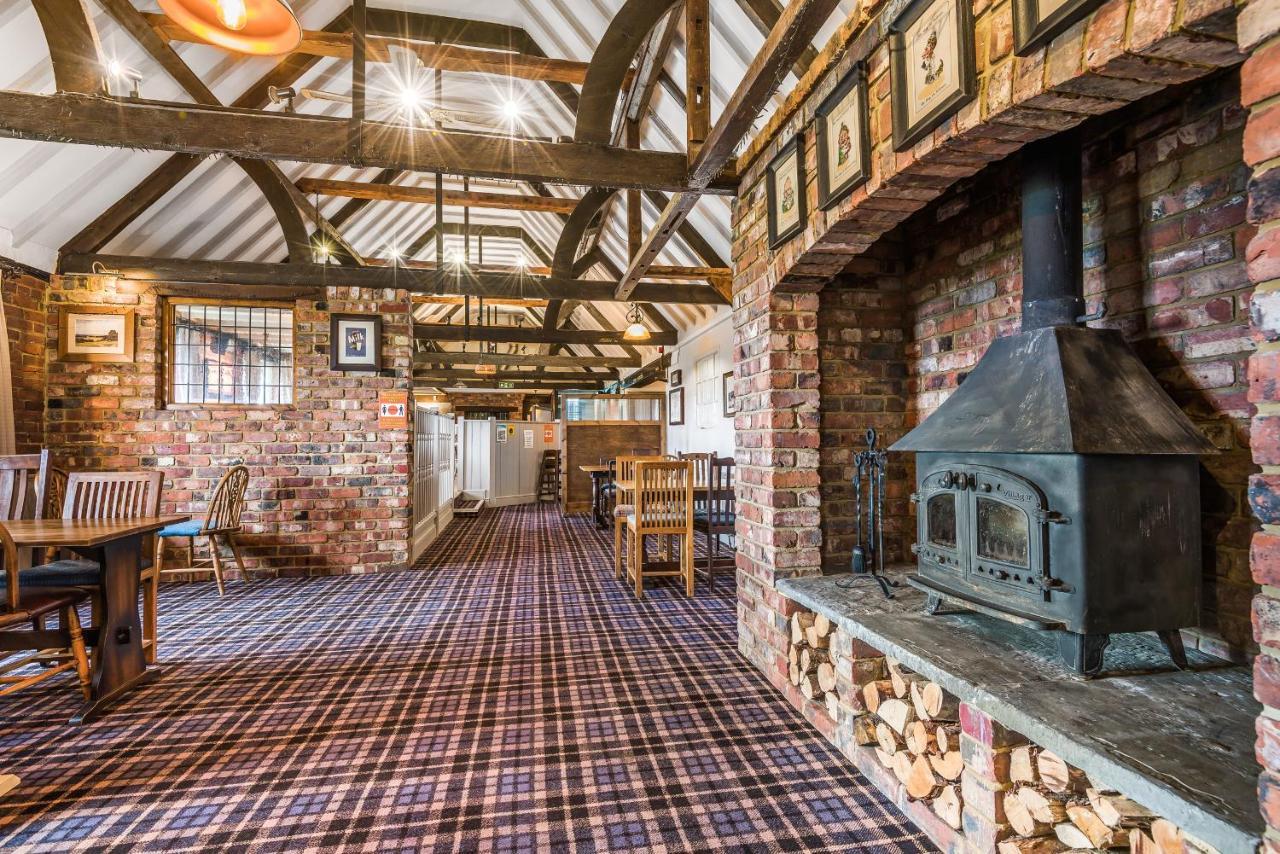 Bed and Breakfast The Walhampton Arms Lymington Exteriér fotografie