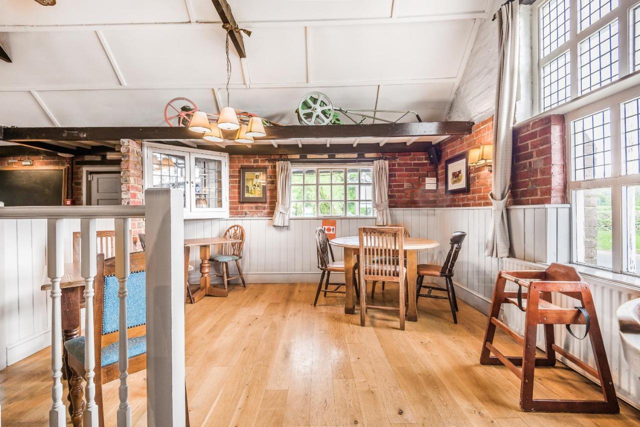 Bed and Breakfast The Walhampton Arms Lymington Exteriér fotografie