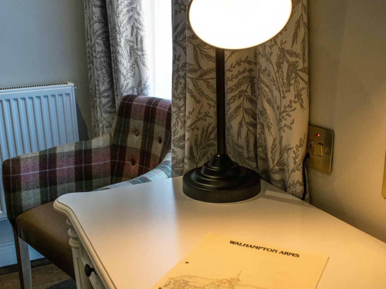 Bed and Breakfast The Walhampton Arms Lymington Exteriér fotografie