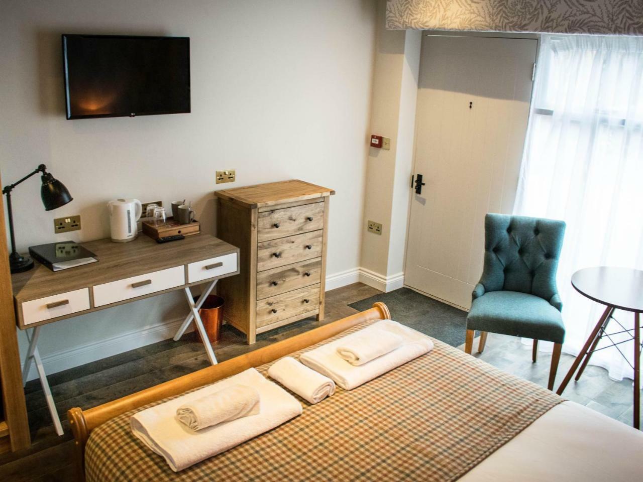 Bed and Breakfast The Walhampton Arms Lymington Exteriér fotografie